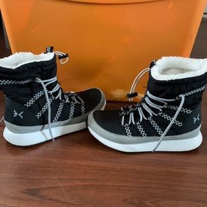 Snow boots Size 7